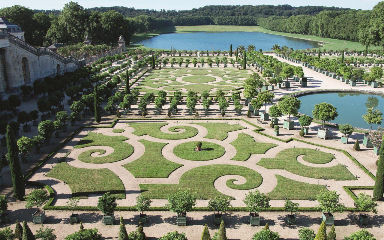Les parterres du jardin de l'Orangerie du château de Versailles