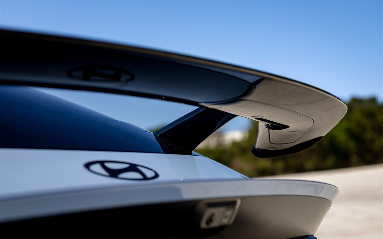 Aileron arriere en col de cygne de la Hyundai IONIQ 6 N