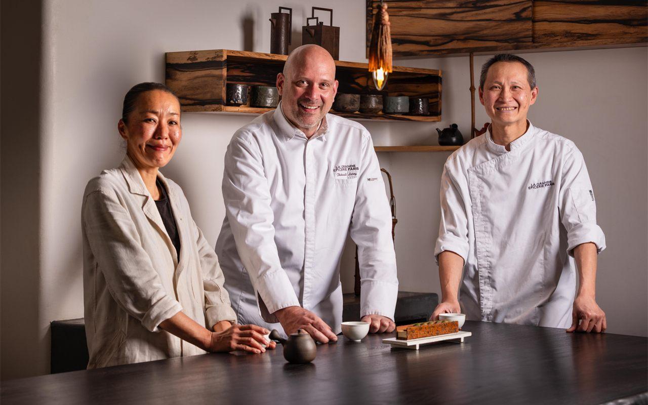 Miki Ishii, Thibault Leroy et David Liu Man Hin derriere le comptoir d'OGATA Paris