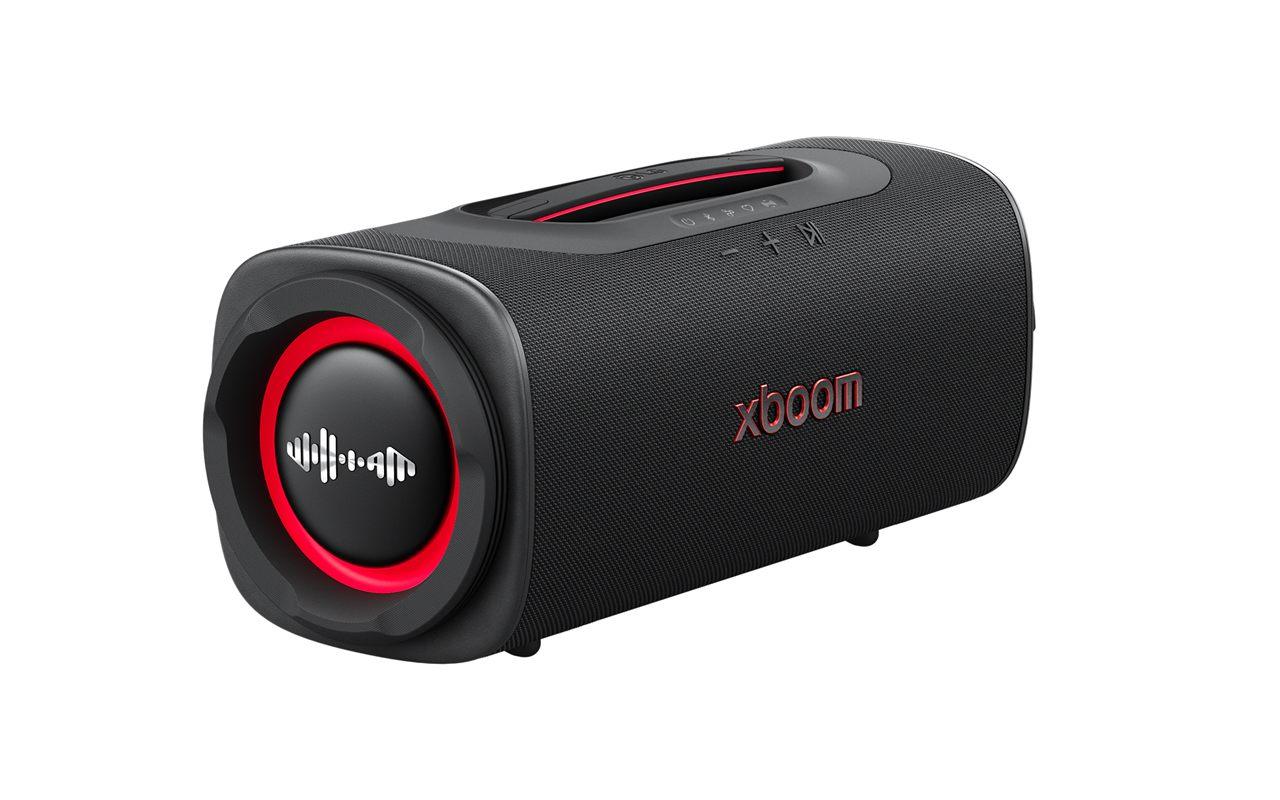Enceinte LG xboom Blast de trois quarts, design cylindrique