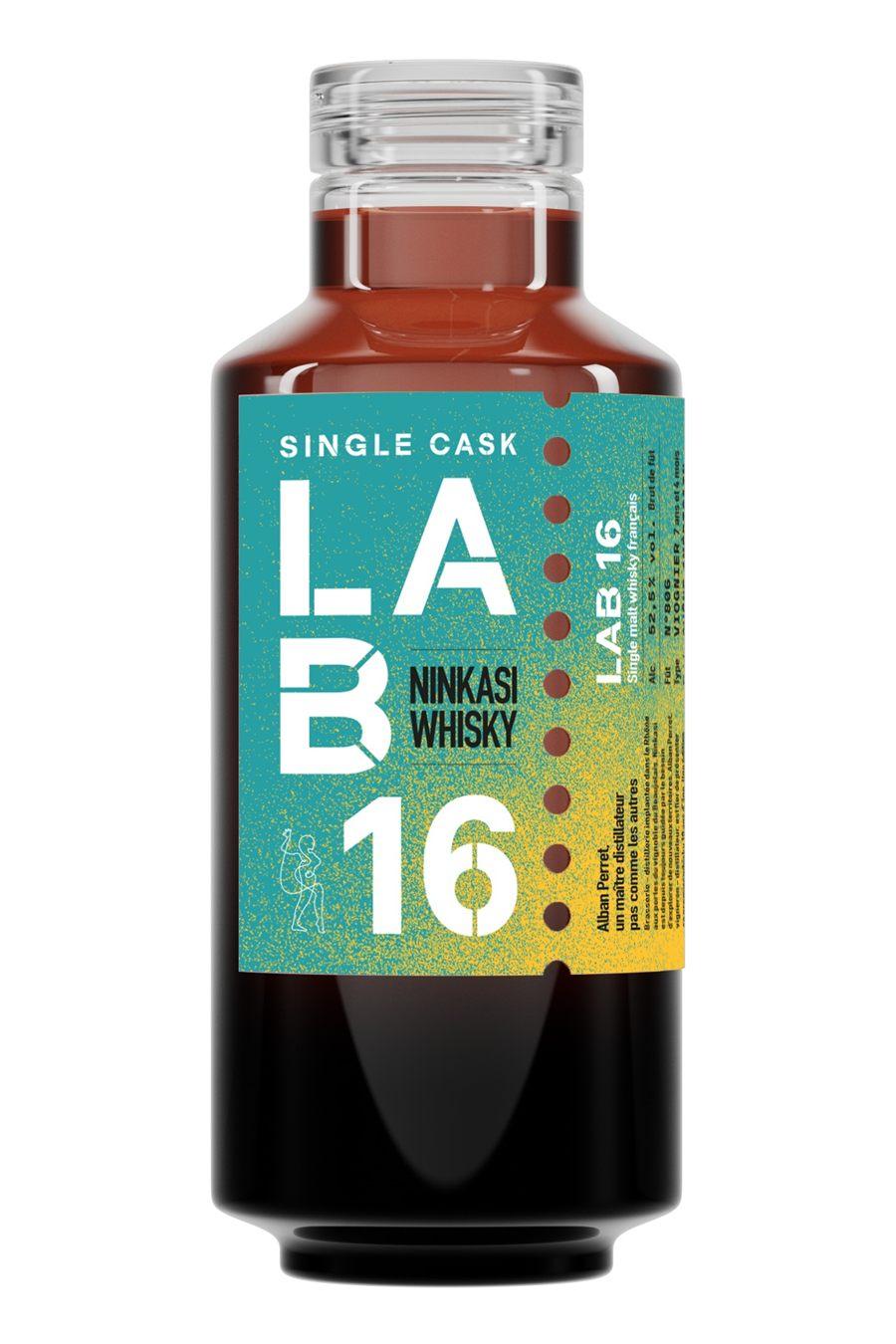 Bouteille du whisky Ninkasi LAB 16, single cask brut de fut, etiquette turquoise