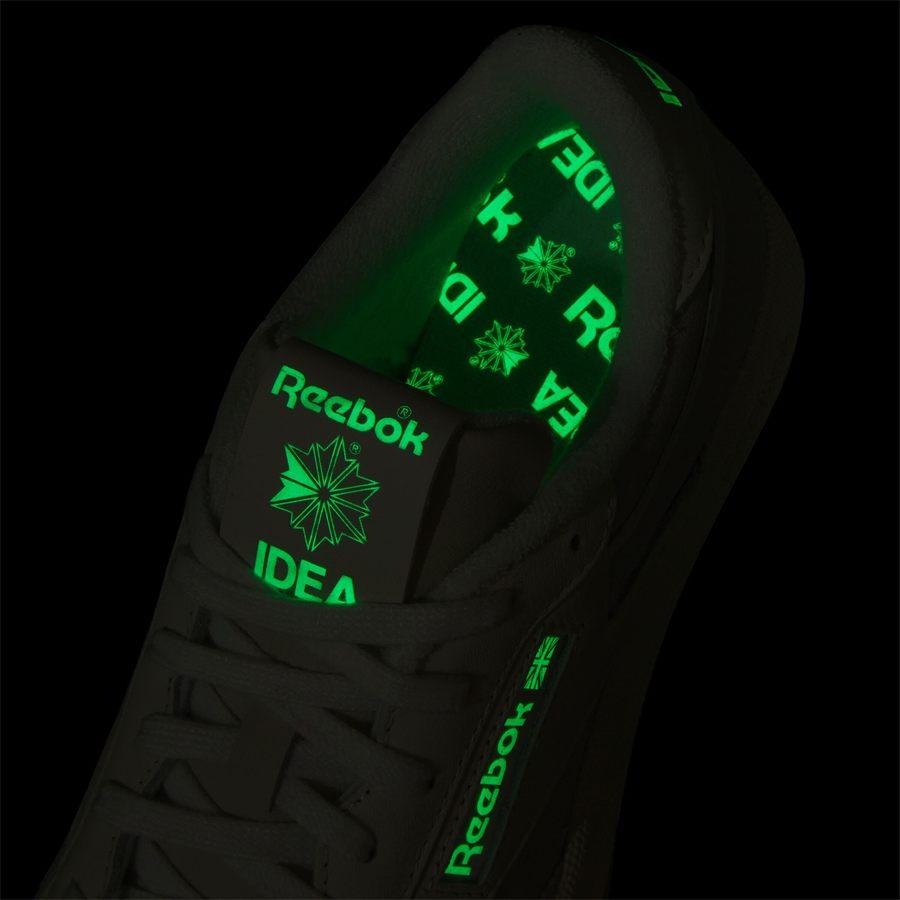 Etiquette de languette et doublure phosphorescentes, motif Reebok et etoile IDEA