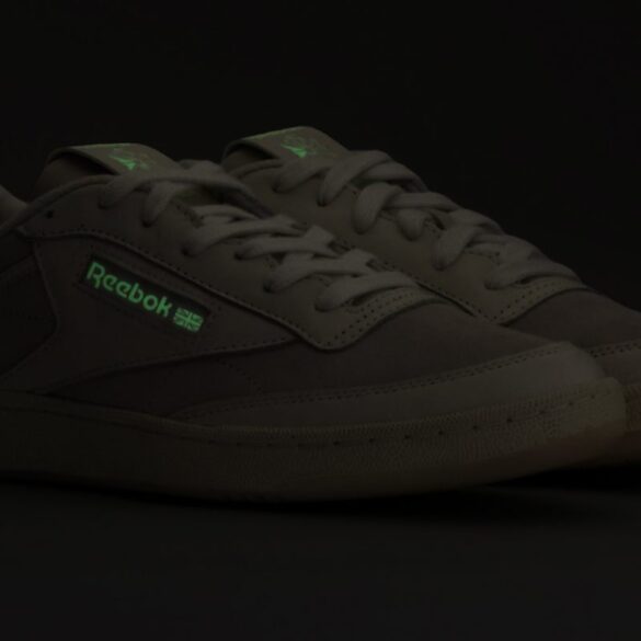 Il y a sur cette Reebok x IDEA Club C 85 quelque chose que la lumière du jour vous empêche de voir
