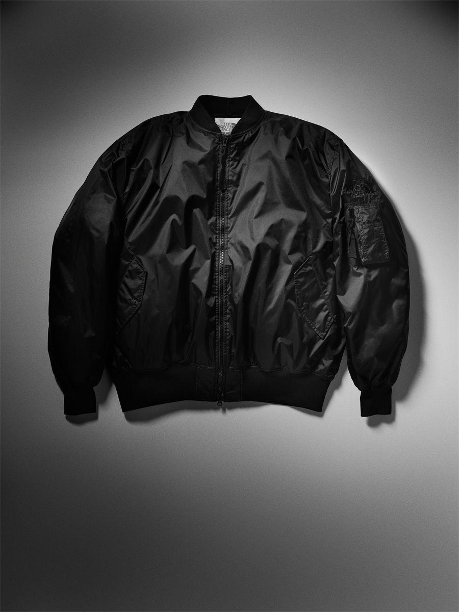 Bomber MA-1 The North Face x Junya Watanabe de face, poche zippee sur la manche