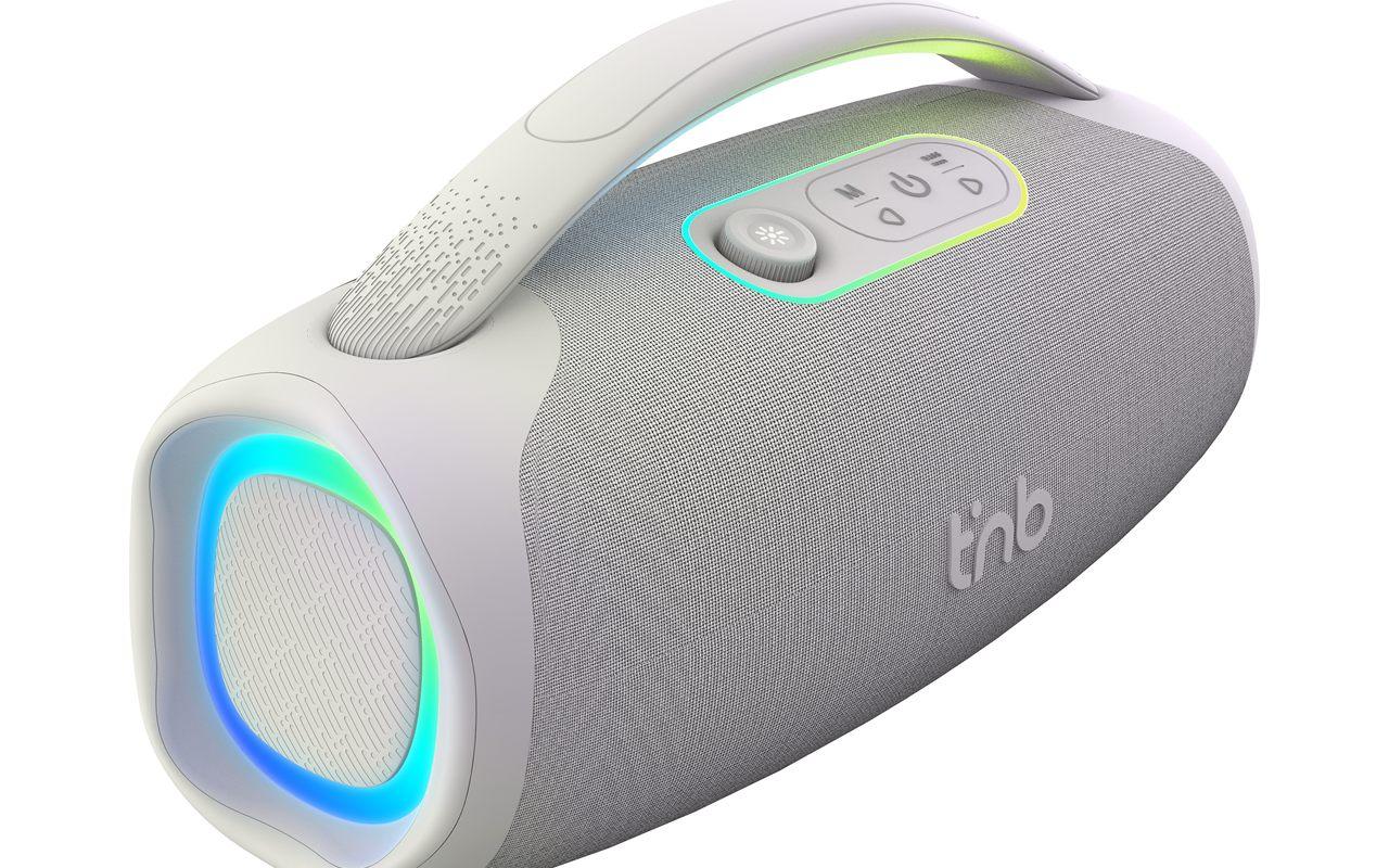 La POWER BLASTER de trois quarts, tissu gris et bandes lumineuses allumées