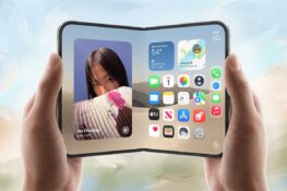 Avec l&rsquo;iPhone Duo, le plaisir ne commence pas quand vous le sortez de votre poche, mais à la seconde où vous l&rsquo;ouvrez devant les autres.