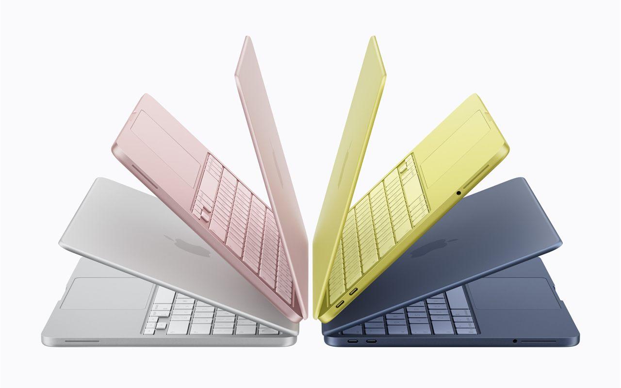 Les quatre coloris du MacBook Neo d'Apple, entrouverts en éventail