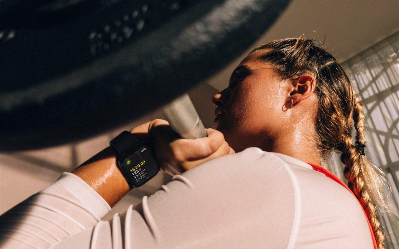 Écran d'entraînement de l'Apple Watch Series 12 pendant une séance de musculation