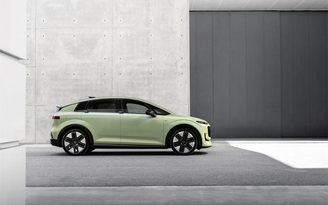 Profil complet de l'Audi A2 e-tron, ligne de toit fuyante et bas de caisse caréné