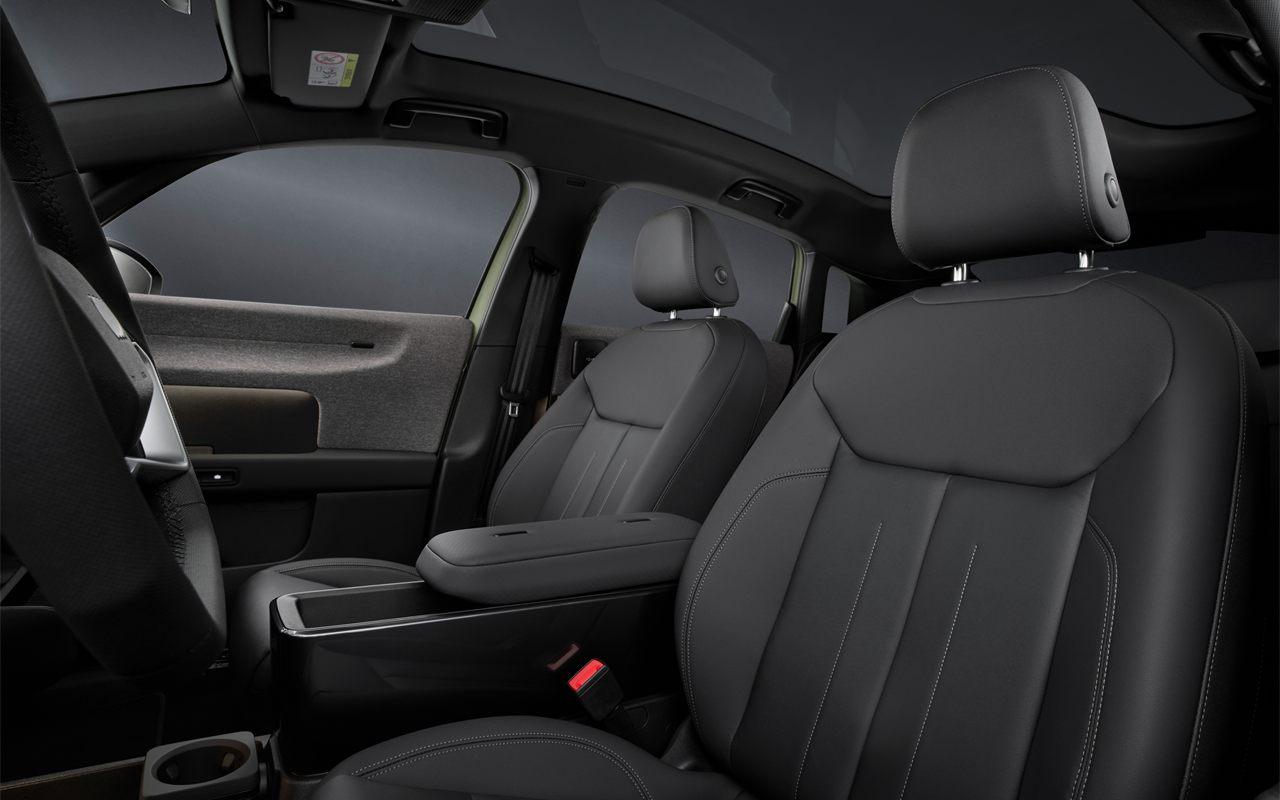 Sièges avant et console centrale de l'Audi A2 e-tron