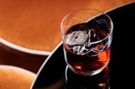 Il y a une autre façon de visiter l&rsquo;Italie, ville par ville et cocktail par cocktail : Rocco Forte Hotels vous emmène commander celui que chacune a inventé