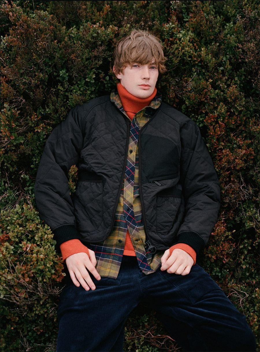 Chemise tartan et pull orange sous la Quilt Jacket Barbour x norbit