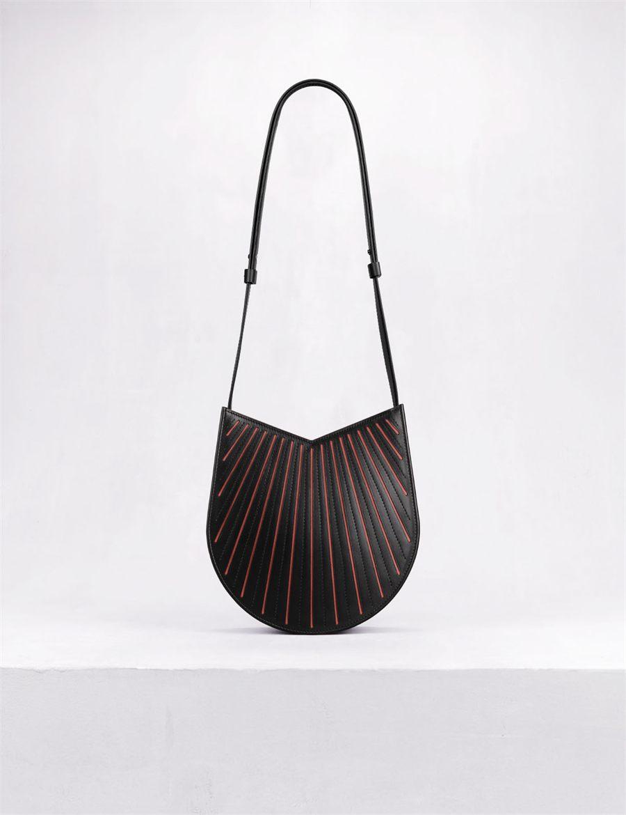 Sac Balancier MM Camille Fournet x Paraboot, French Plissé en éventail sur cuir noir