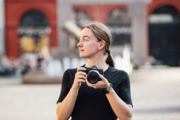 Le plein format a toujours battu votre téléphone en plein jour : le nouveau Canon EOS R8 Mark II promet de ne plus lui laisser la nuit.