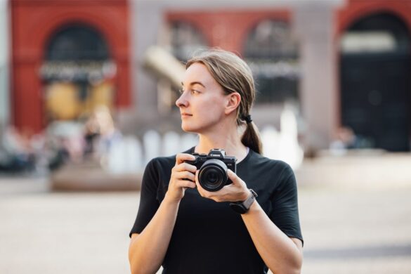 Le plein format a toujours battu votre téléphone en plein jour : le nouveau Canon EOS R8 Mark II promet de ne plus lui laisser la nuit.