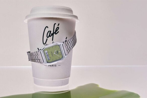 Vous connaissez le vert d’un matcha : c’est maintenant la couleur du cadran de cette tocante vintage Casio X Café Kitsuné