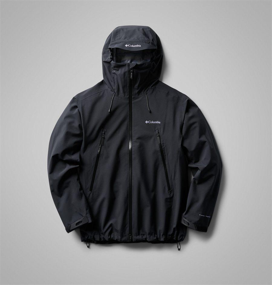 Veste Imperméable Striker 3L noire de face, poches poitrine zippées