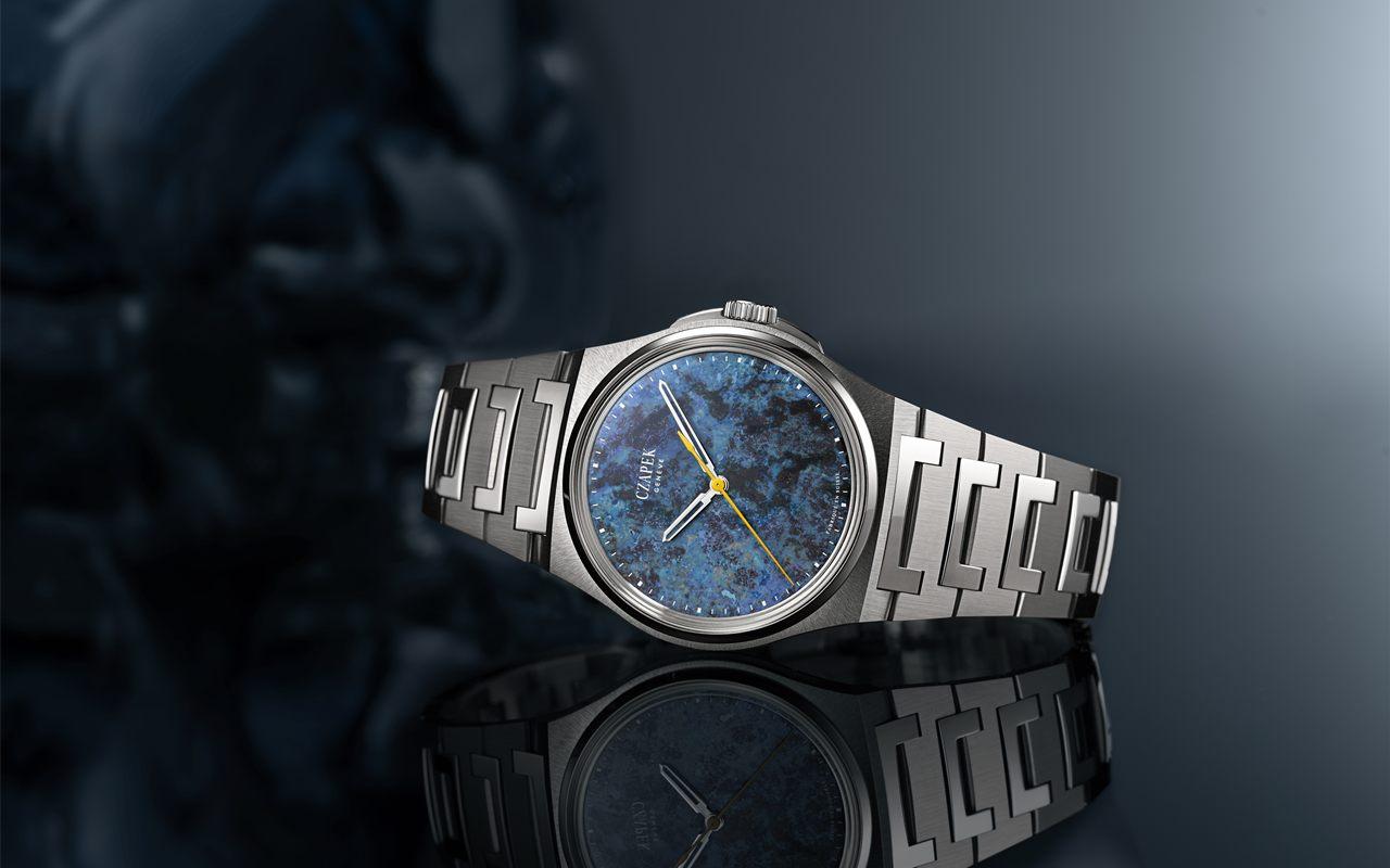 Czapek Antarctique Secret Reef de profil, reflet sur fond bleu sombre