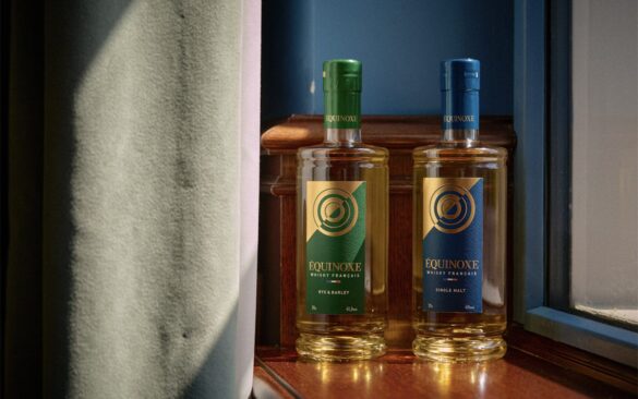 Les Charentes ne nous ont pas seulement donné le Cognac et le Pineau : leurs fûts font maintenant vieillir Équinoxe, un whisky français qui promet d&rsquo;en porter le goût.