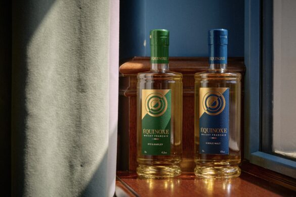 Les Charentes ne nous ont pas seulement donné le Cognac et le Pineau : leurs fûts font maintenant vieillir Équinoxe, un whisky français qui promet d&rsquo;en porter le goût.
