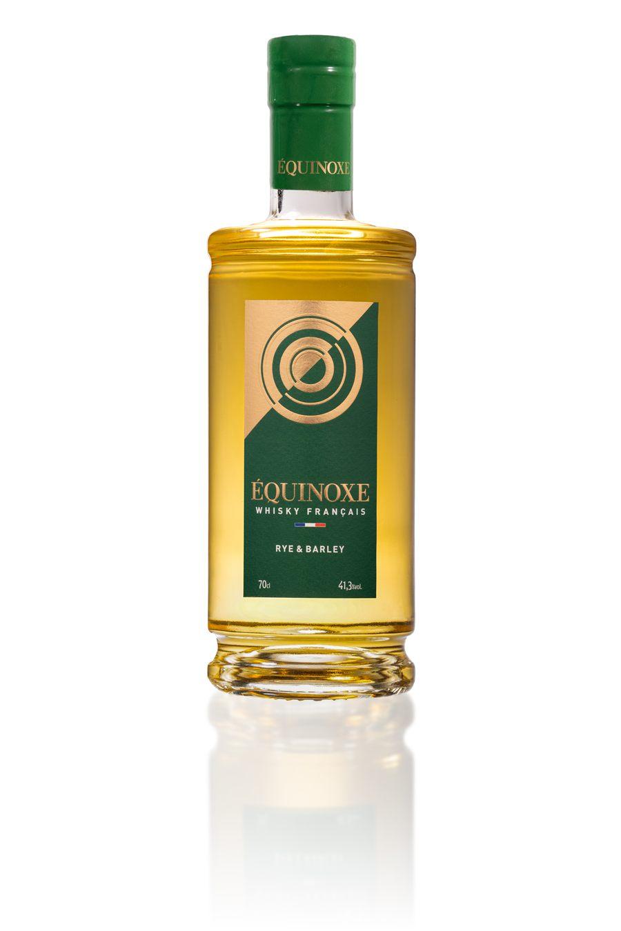 Bouteille Équinoxe Rye & Barley, capsule verte et étiquette dorée, 70 cl