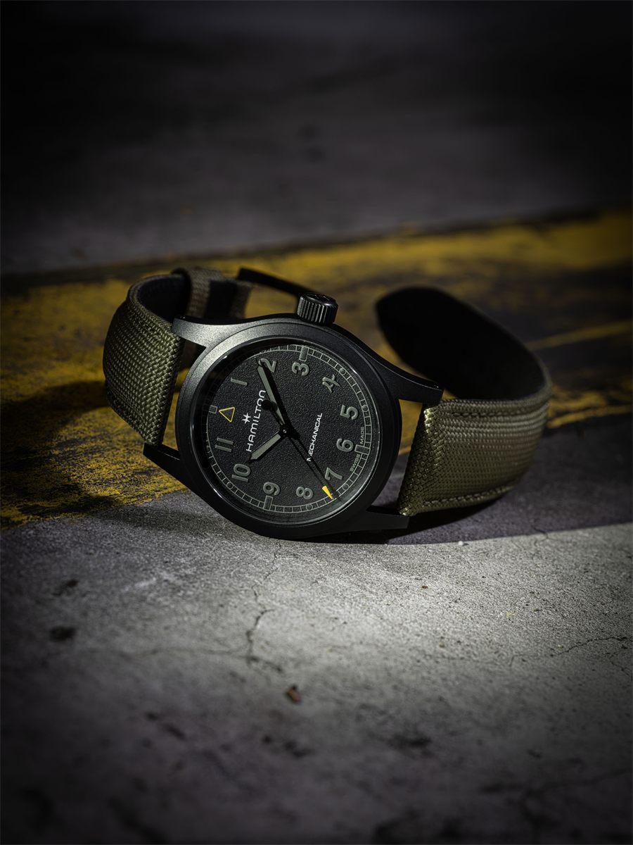 Boîtier de 38 mm en PVD noir sablé de la Hamilton Khaki Field Call of Duty