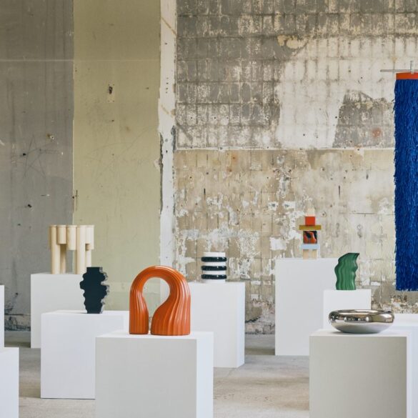Vous entrez chez IKEA pour une étagère. Avec KONSTRUNDA, vous en ressortez avec une œuvre d’art.