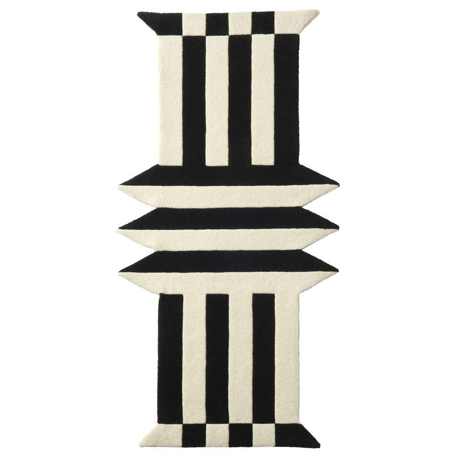 Tapis blanc et noir à motifs géométriques signé Emanuele Stamuli pour KONSTRUNDA