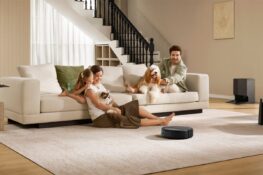 Les poussières que le piétinement enfonce dans les fibres de votre tapis, le nouveau Roomba Max 875 promet enfin de les extraire.
