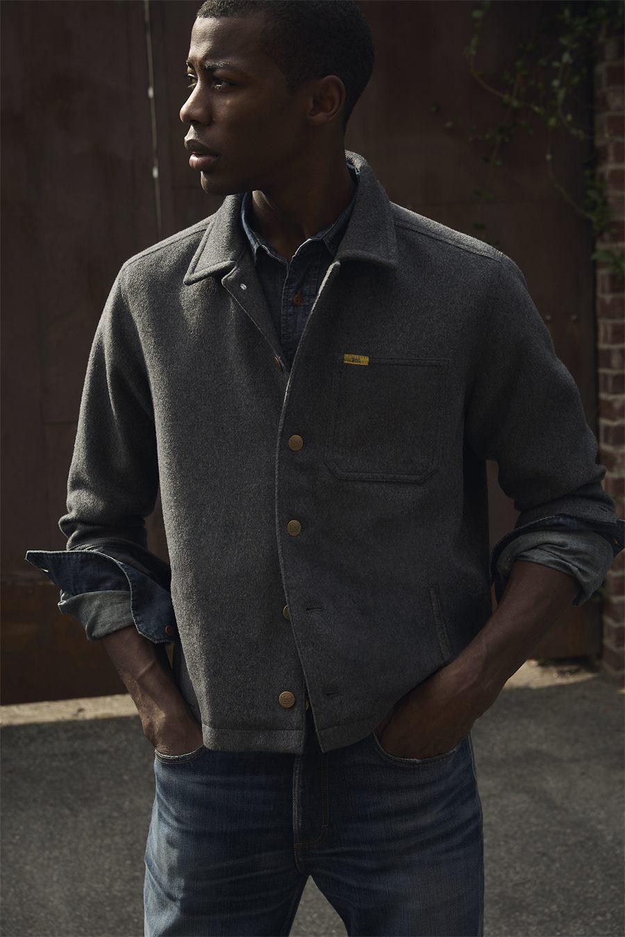 Veste en laine gris chiné Lee Gold Label portée sur une chemise en jean