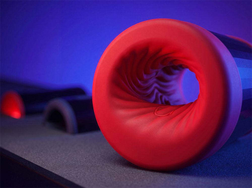 Gros plan sur le canal en silicone plissé du F2S Double Sonic rouge
