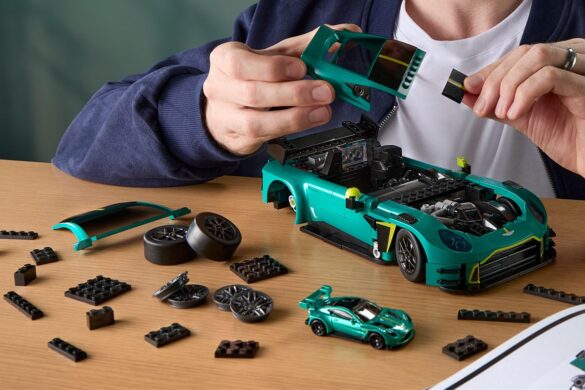 Monter de vos mains une voiture de légende reproduite au plus près, avec les jantes de votre choix et sa miniature exclusive dans la boîte : Mattel Brick Shop en sort six de plus