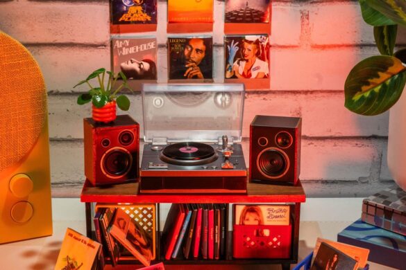 Une platine de collectionneur en modèle réduit, des mini-vinyles qui jouent de vrais tubes : chez vous, parents et enfants risquent de se disputer Miniverse Real Music !