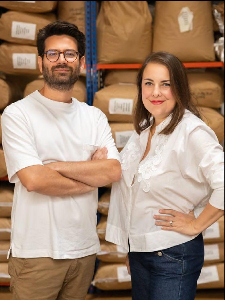 Marie-Lou Lizé et Charles Bouchart, fondateurs de Nomie, dans leur entrepôt d'épices