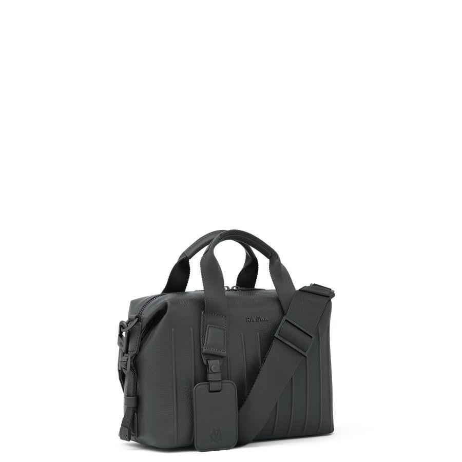Petit sac bandouliere RIMOWA Never Still en cuir Anthracite, trois quarts
