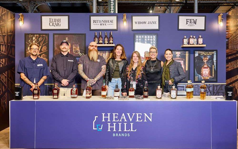 Stand de whiskeys américains au Whisky Live Paris, avec Elijah Craig et Rittenhouse