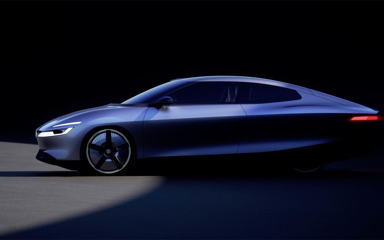 Le profil allongé de la Volkswagen Mission Efficiency sur fond sombre