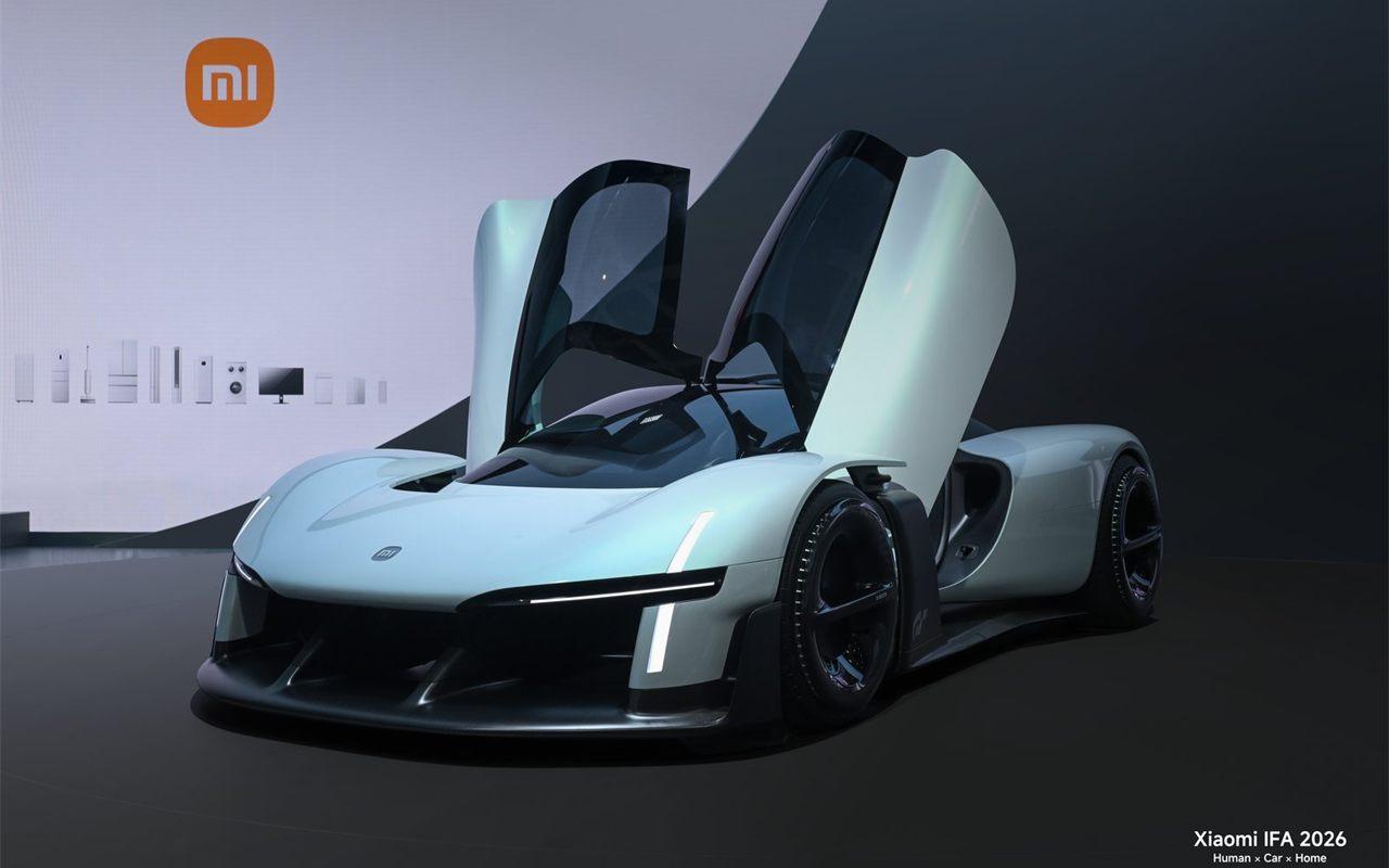 L'hypercar électrique Xiaomi Vision Gran Turismo portes papillon ouvertes