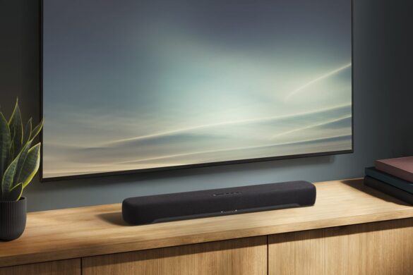 Petit Poucet des barres de son, la Yamaha B200A promet de vous mettre au milieu de l&rsquo;action, sans une enceinte de plus dans le salon