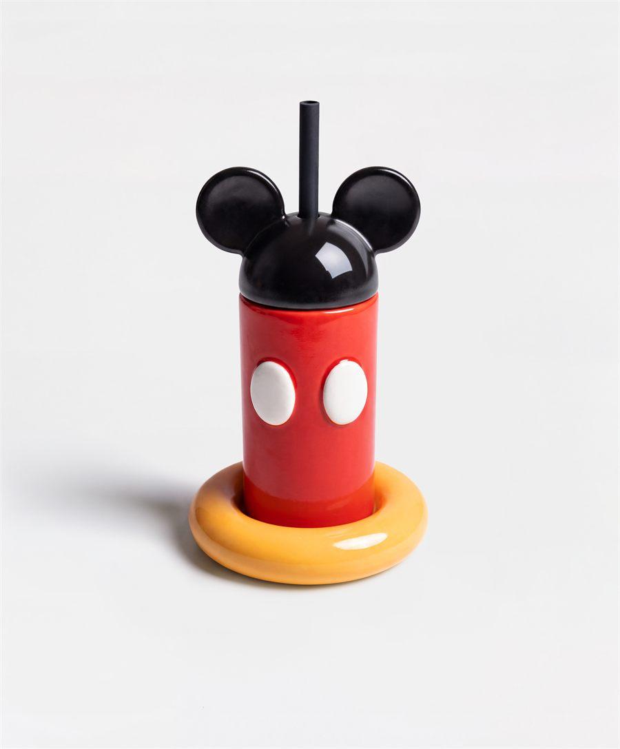 Le Tumbler Mickey, gobelet à paille rouge, jaune et noir de Gustaf Westman