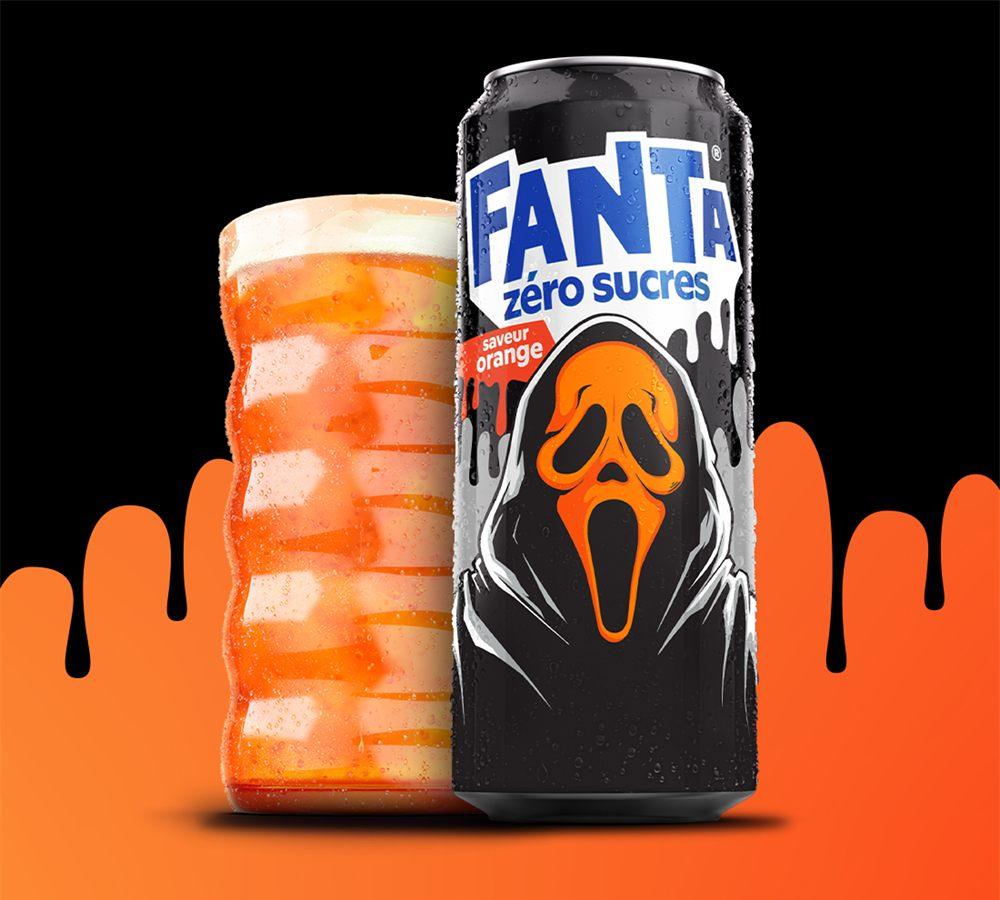 Canette de Fanta orange zéro sucres au masque orange de Ghost Face, avec un verre de soda