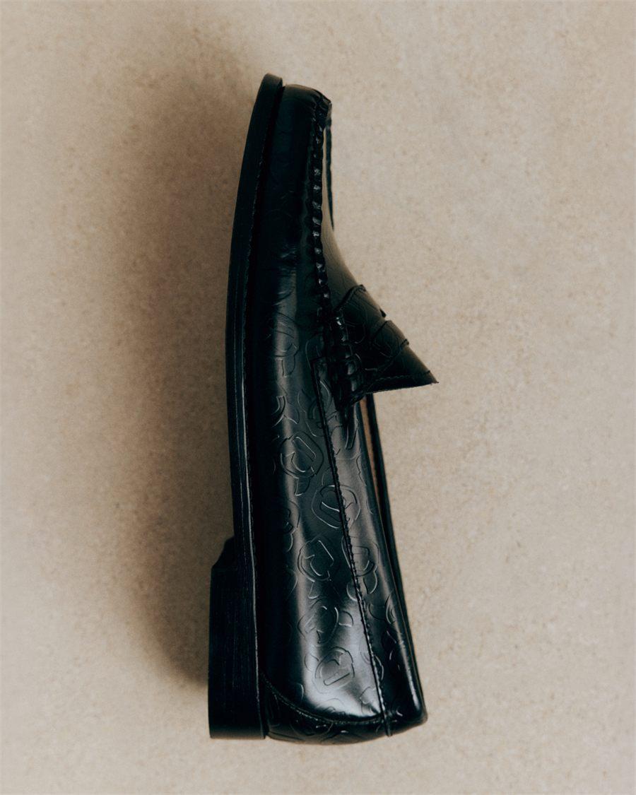 Mocassin penny G.H.Bass x Karl Lagerfeld gaufré de la silhouette de Karl