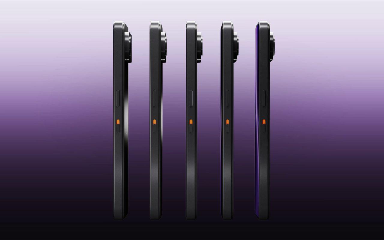 Cinq Ledger Atom de profil sur fond violet