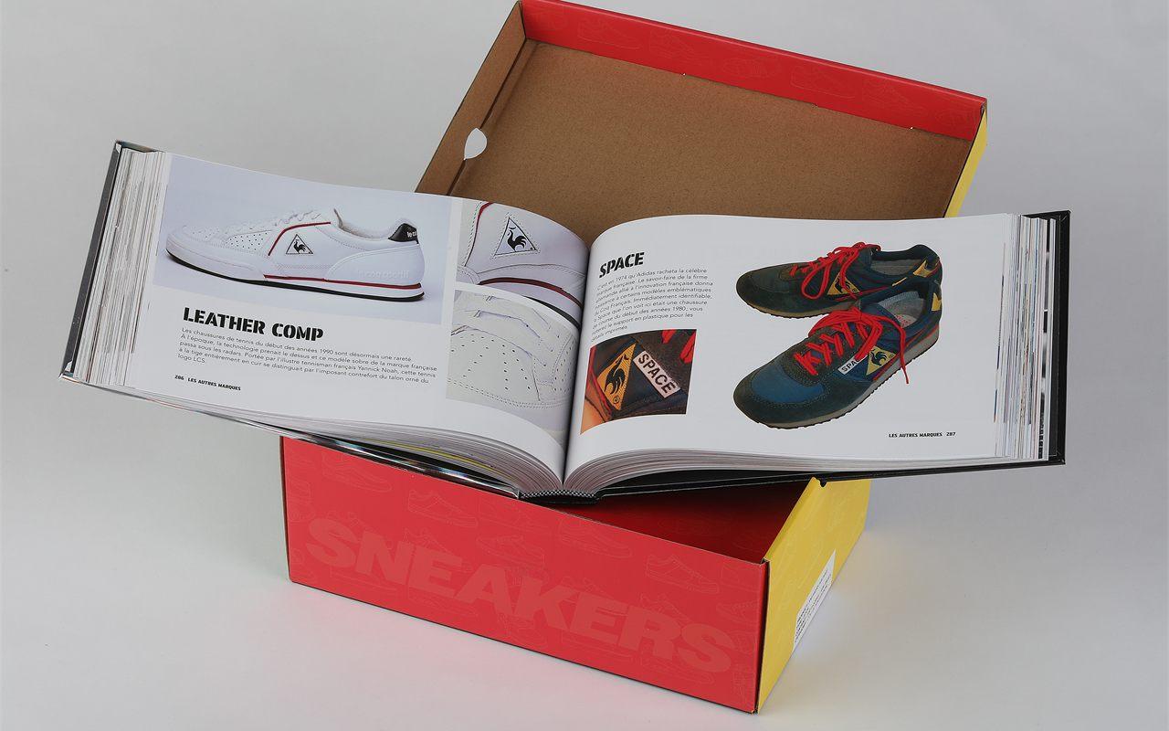 Les Leather Comp et Space du coq sportif en double page du livre Sneakers