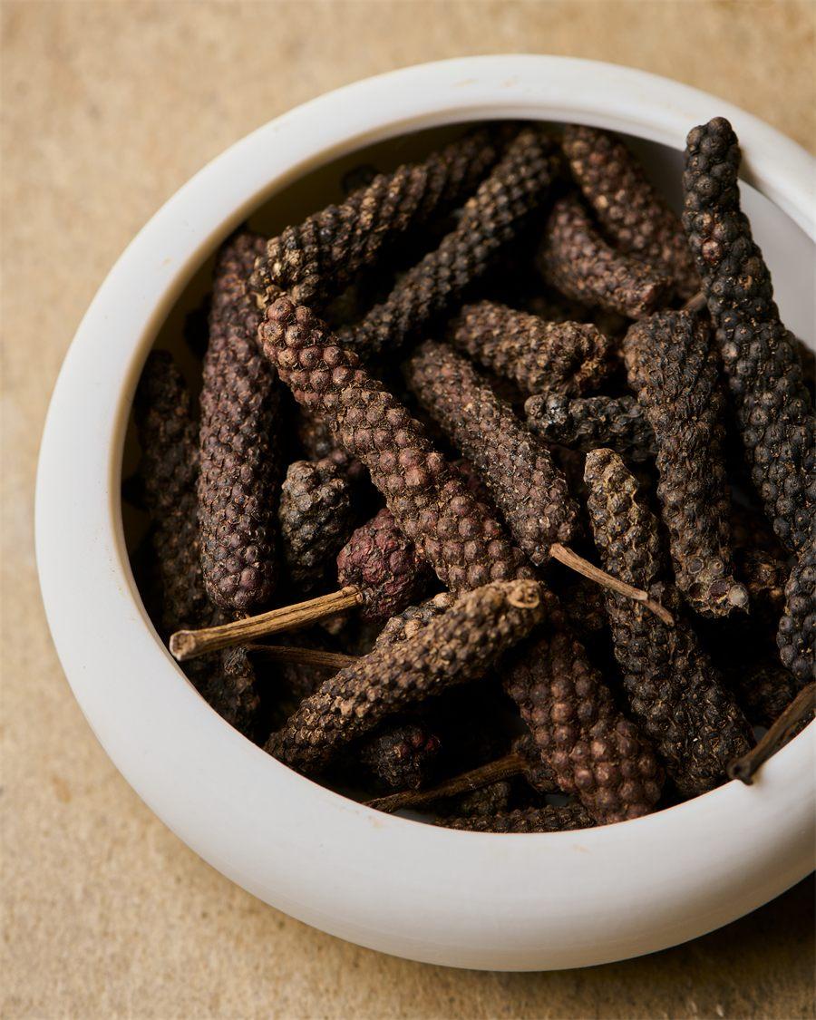 Poivre long de Java, l'épice du dessert poire-chocolat du restaurant Aldéhyde
