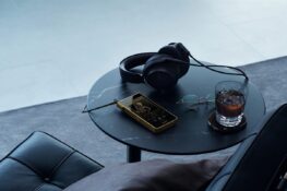 Le nouveau Walkman NW-WM1ZM3 promet de vous faire entendre la respiration du chanteur juste avant le refrain, même sur les morceaux que vous écoutez en streaming.