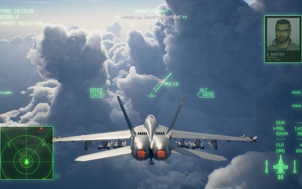 Un F/A-18 vu de dos fonce vers des cumulus, interface de vol affichée