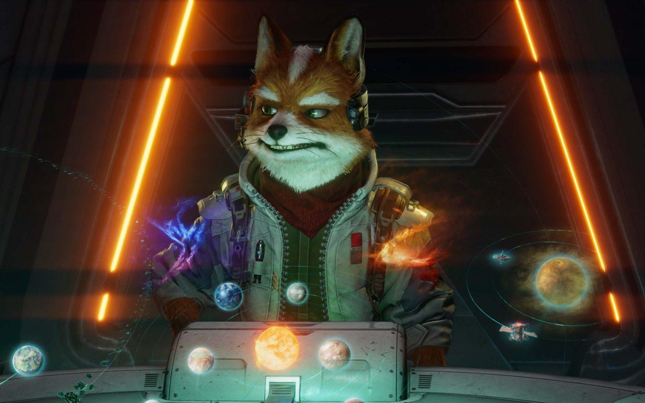 Fox McCloud devant la carte holographique du système de Lylat pendant un briefing