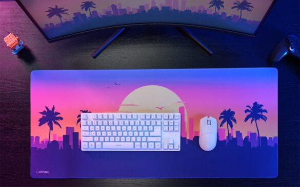 Sur PC, GTA 6 se fera désirer. Pour vous consoler, le Trust Bundle Miami glisse sous votre clavier et votre souris un coucher de soleil digne de Vice City.